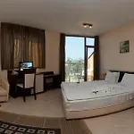 Vemara Club Villas & Hotel *