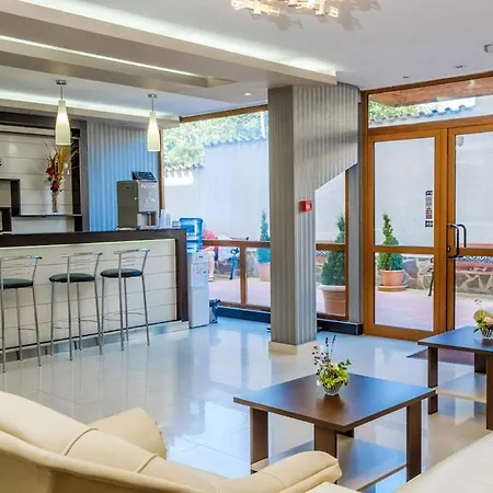 Vemara Club *